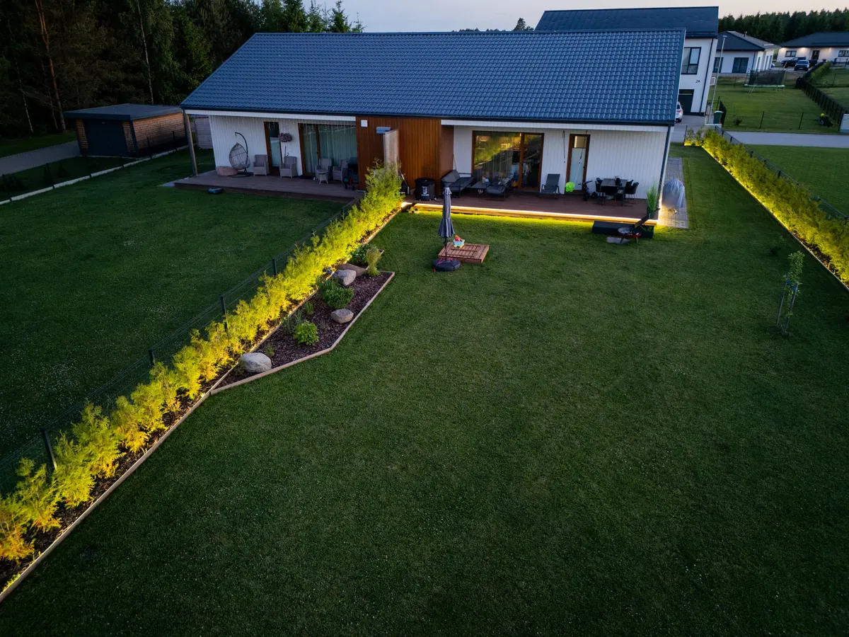 Valgustatud aed ja terrass COB LED välisvalgustusega